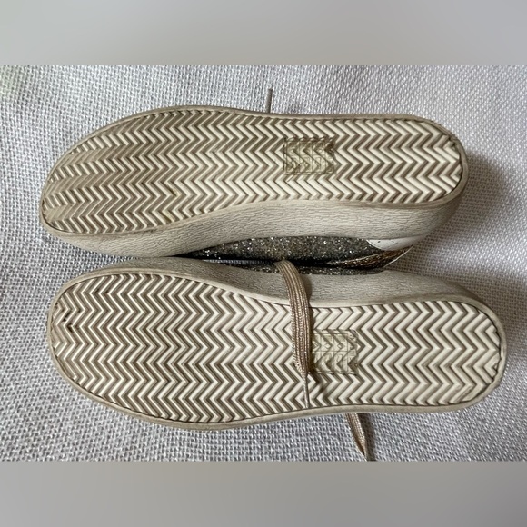 Mi.iM light gold sneakers with pink heart - Picture 8 of 12